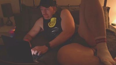 Rubpig_78 live from United Kingdom