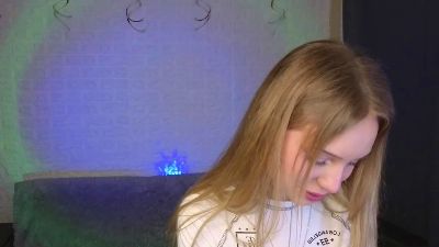 SandraSanvee live from Netherlands