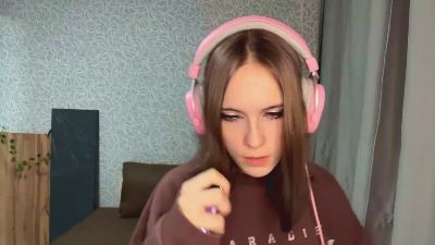 ShainaFraile live from France