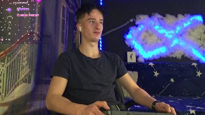 SirReed live from United States