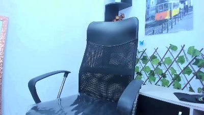 SophiHardd live from United States