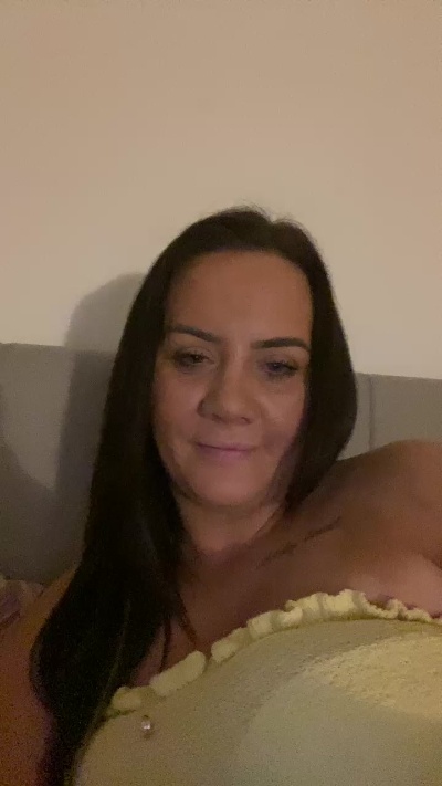 Sophie2025 live from United Kingdom