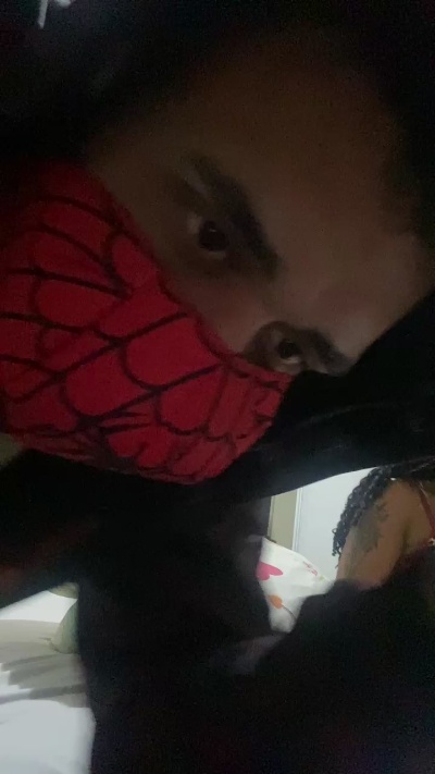 Stelasouza live from Brazil