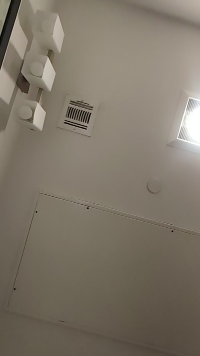 Straightguyshy live from United States