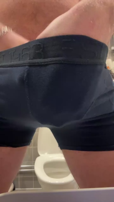 Swedishguy56 live from Sweden