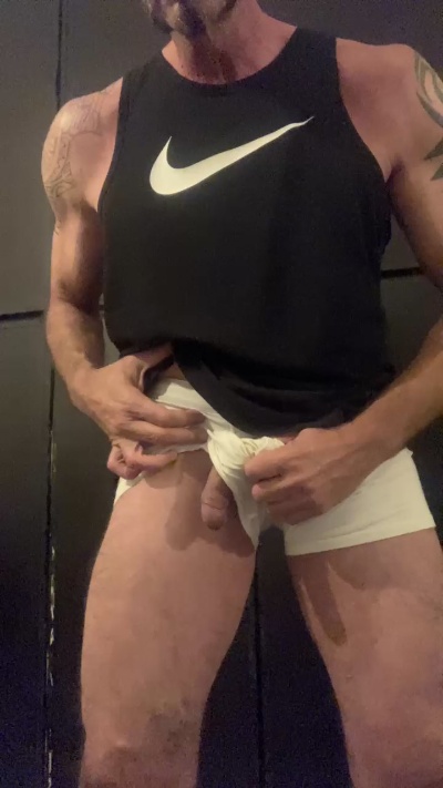 TOMMY1512 live from Italy