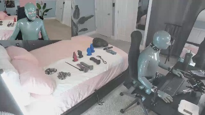 Tightlyrubberd live from United States