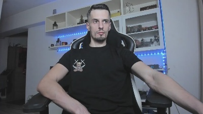 ToddClaytonn live from United Kingdom