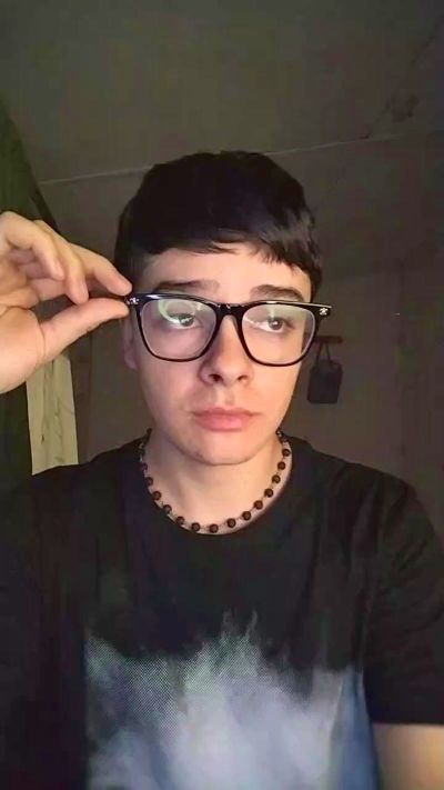 V4mpxboy live from Chile