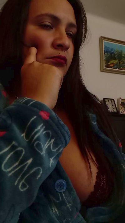 Venekacaliente live from Spain