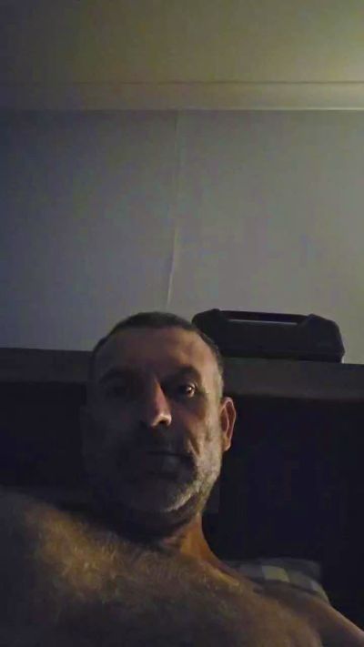 WhiteRhino85 live from Australia