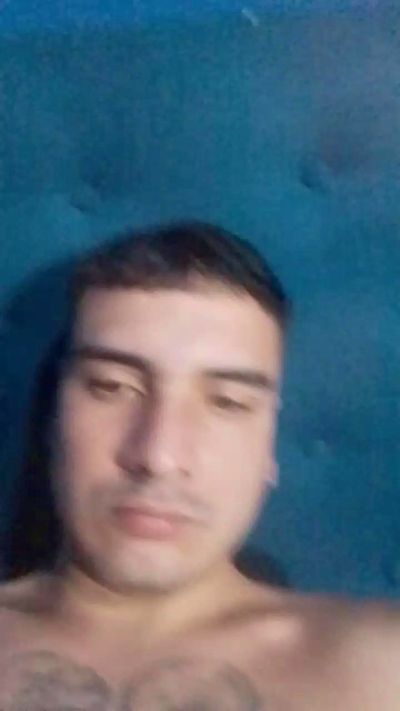 Whiteboytatt0 live from Argentina