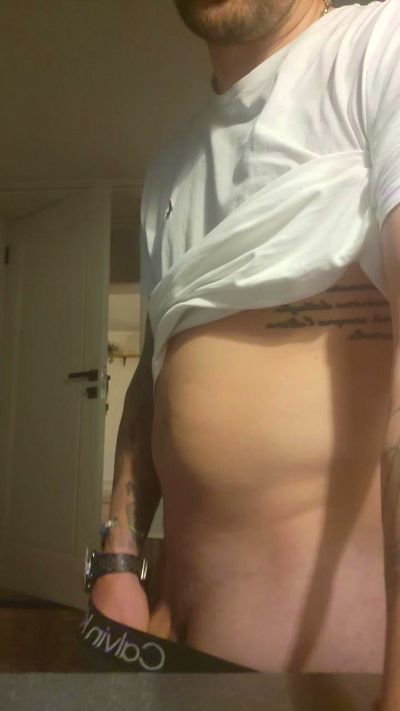 Xx_87 live from Italy