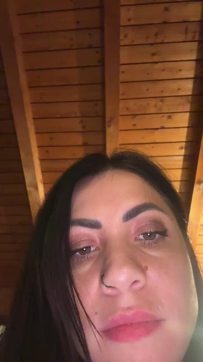 _BonBoNina92_ live from Italy