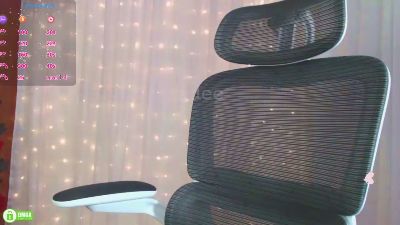 _jadeee live from Italy