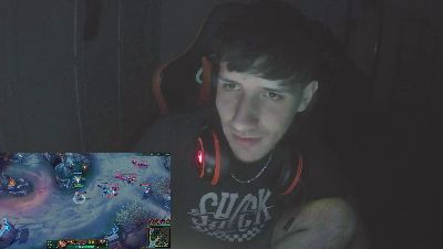 a1exS live from Chile