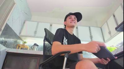 alejo_gray_ live from Colombia