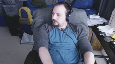 azureskyy20 live from United States