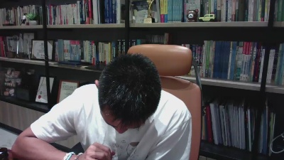 bearhan1 live from Taiwan