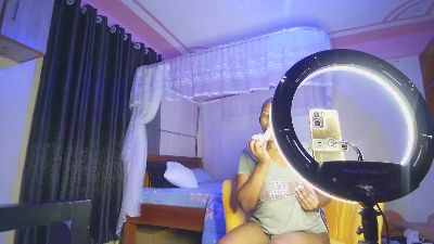 bootythick6 live from Kenya