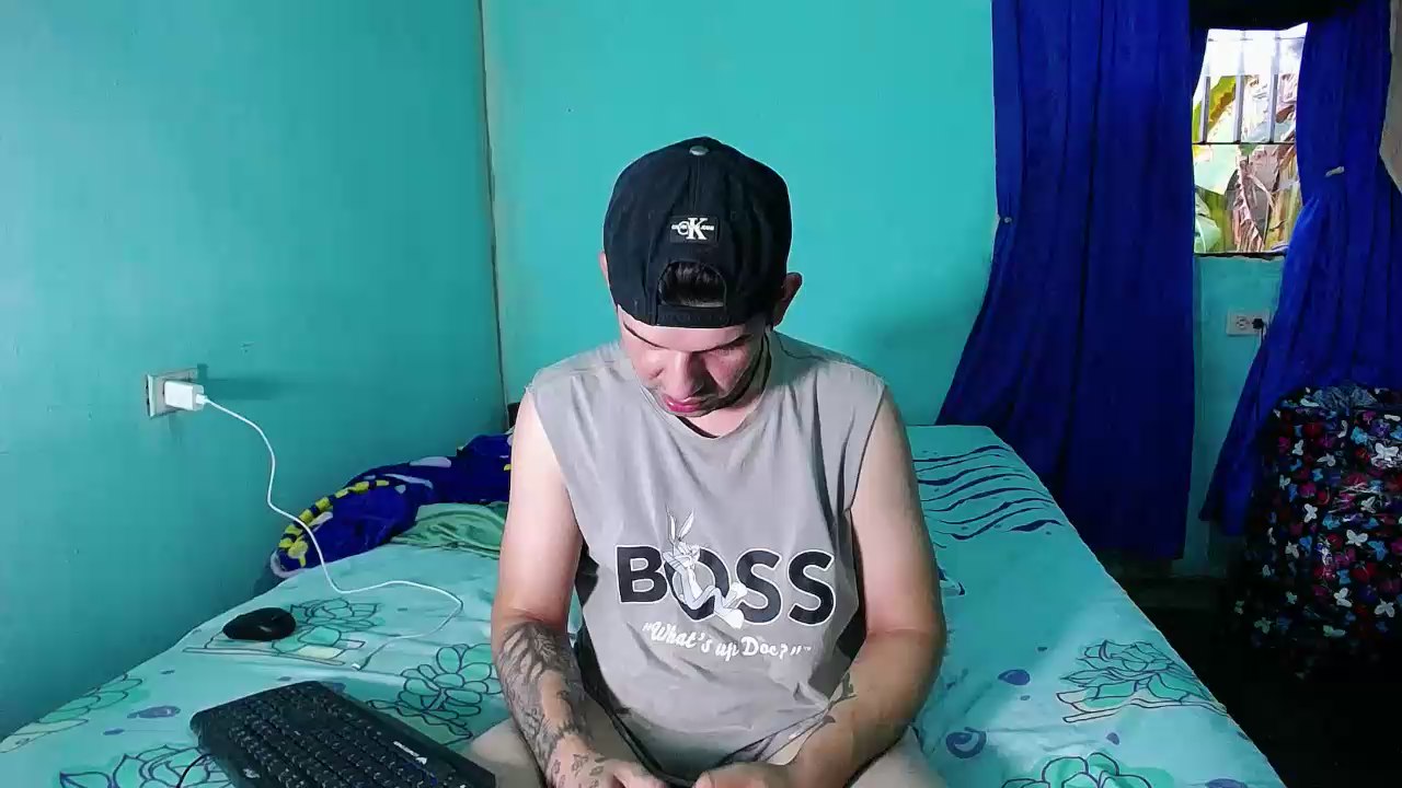 boydirtycum1 live from Colombia