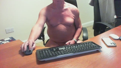 chrissy256 live from United Kingdom