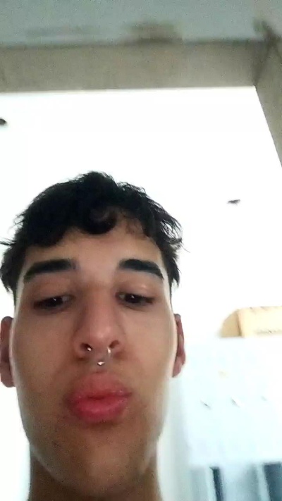 culon_arg live from Argentina