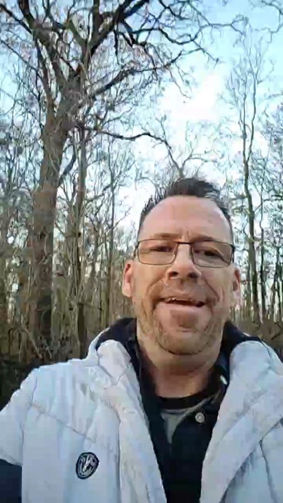 dave_naked live from United Kingdom