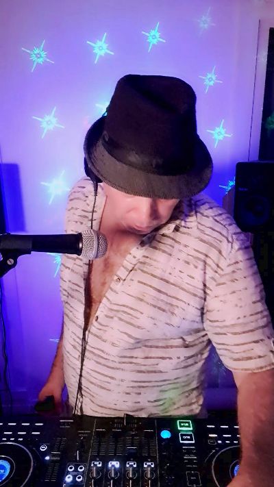 djShyVibes live from France