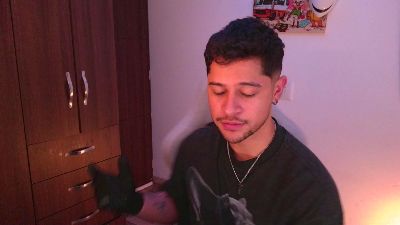 dom_santiago31 live from Colombia