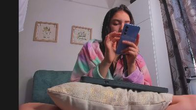 emilyjang live from Colombia