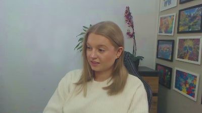 erica_forever live from United Kingdom