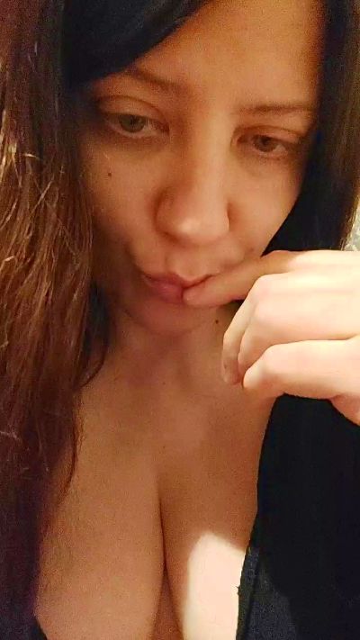 floridasara live from United Kingdom