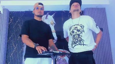 handsome_boys22 live from Colombia