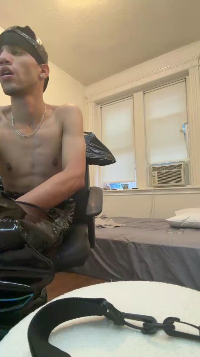 hoodboyjay251 live from United States