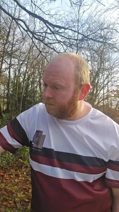 hornyslave23 live from United Kingdom