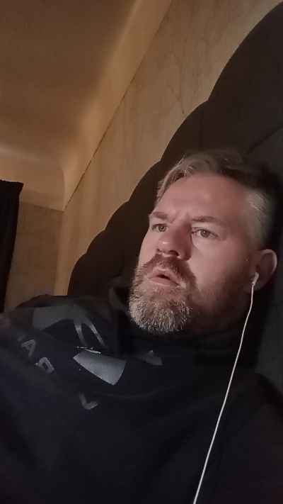 jonnyx5 live from United Kingdom