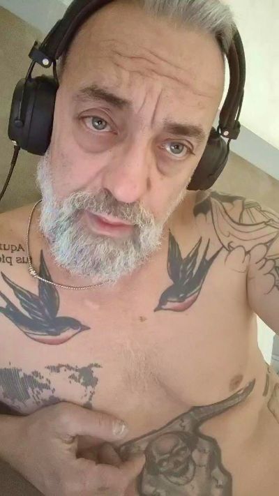 kebe7623 live from Italy