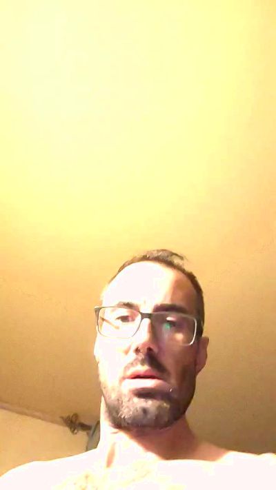 kiki33000 live from France