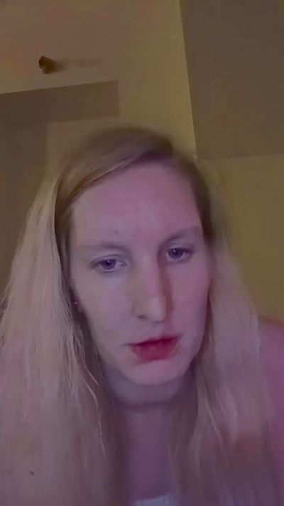 lablonde8 live from France