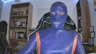 latex_diver34 live from Germany