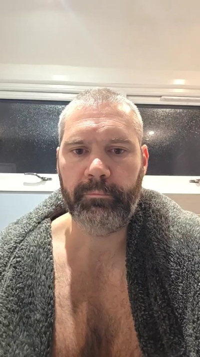 leighton88 live from United Kingdom