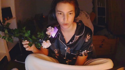 lovekiitsune live from Germany