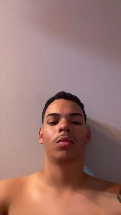 lucas7796 live from Brazil