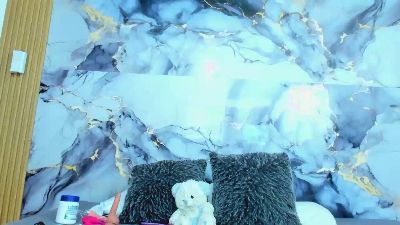 luna_hoott live from Colombia