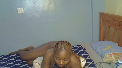 mama_pussie live from Kenya