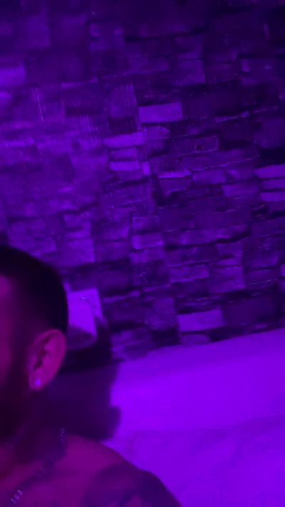 mdot6 live from United Kingdom