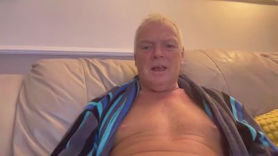 merrymann28 live from United Kingdom