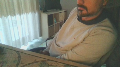 mfo83 live from United Kingdom