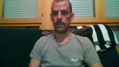 mu_salao80 live from Spain